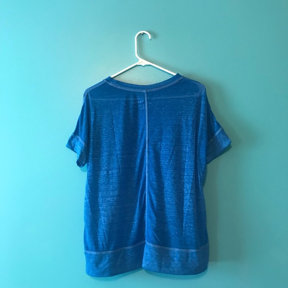 Flowy Workout Shirt - Picture 3 of 4